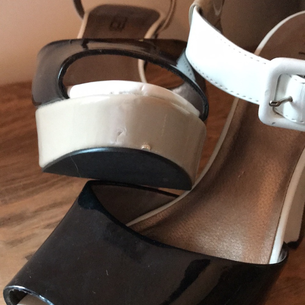 Sandals - Picture 5 of 5